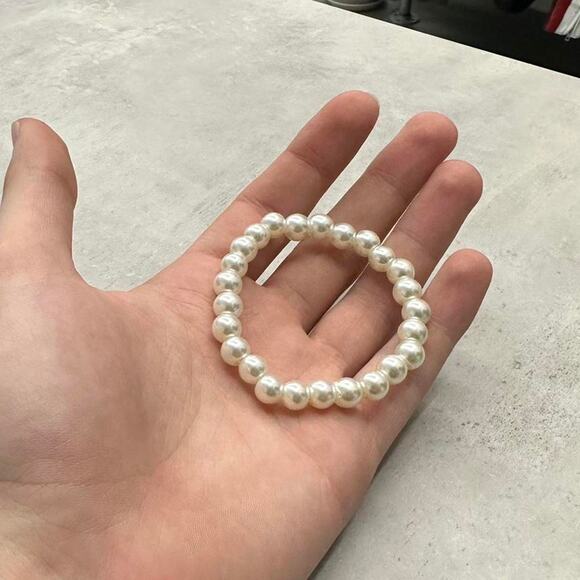 Vintage Style White Pearl Charm Bracelet - Picture 3 of 3